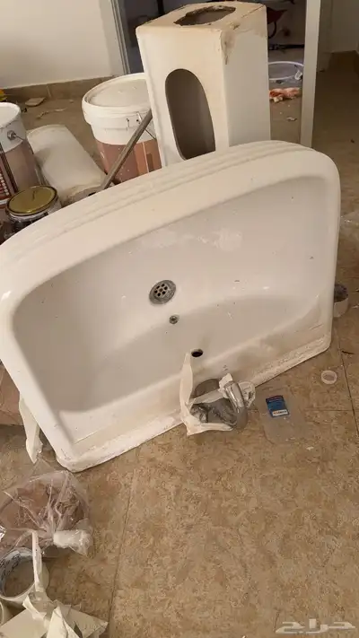 مغاسل للبيع معها بعض ادوات السباكه 2