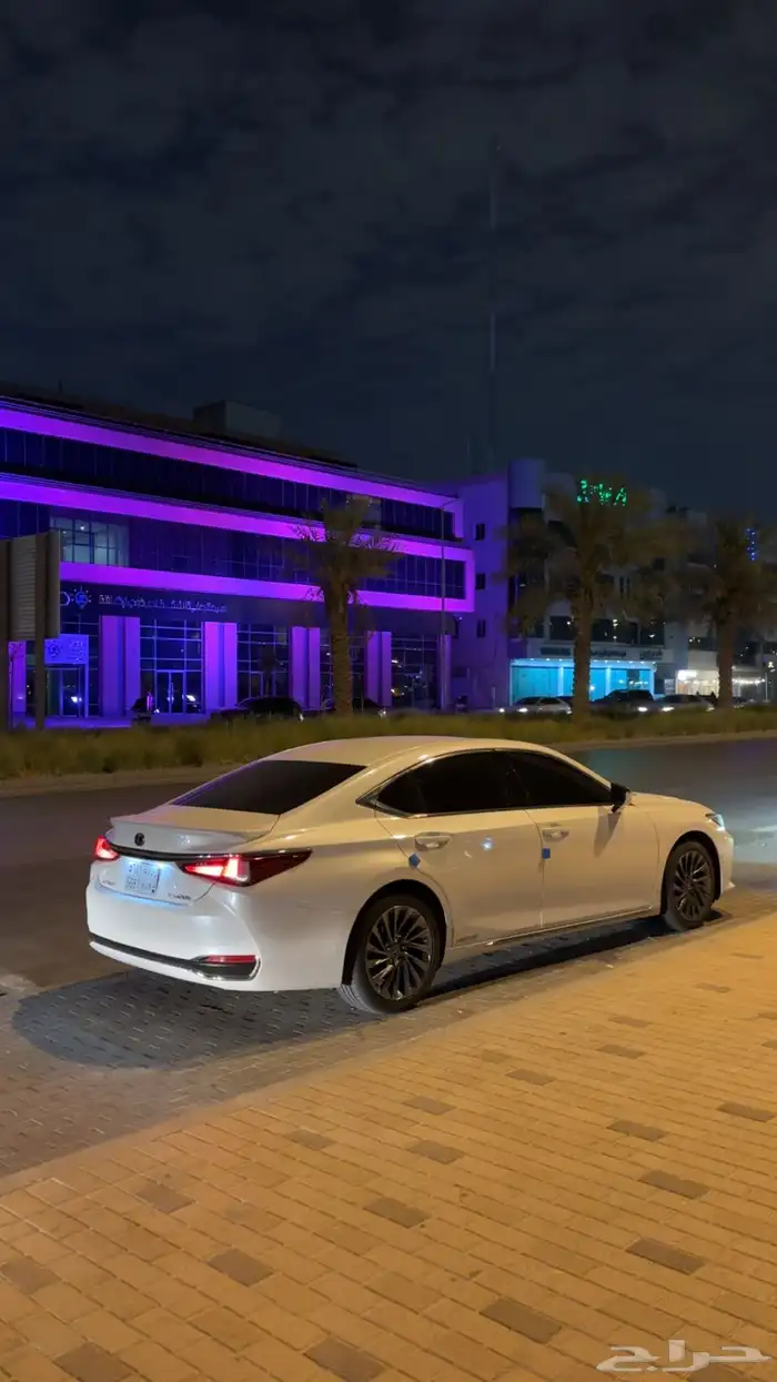 لكزس es300h هايبرد 2020 2