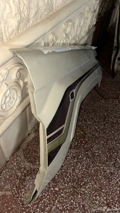 للبيع باب شاص يسار ورفرف يمين 2