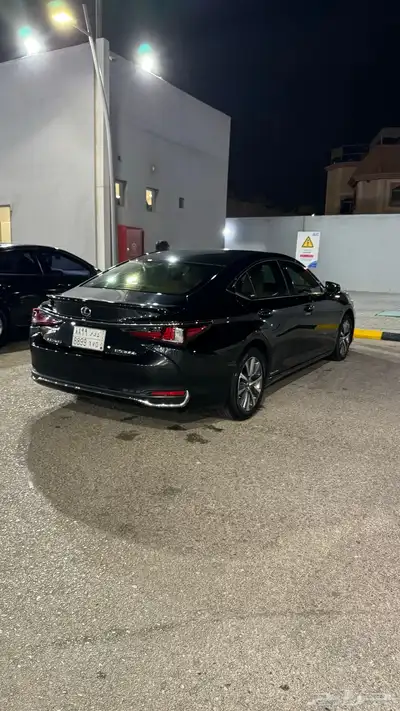 لكززس es 300 هايبرد 18