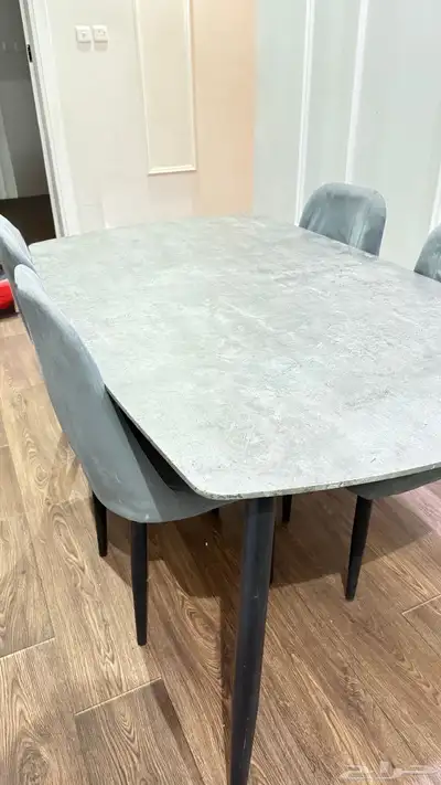 طاولة طعام 3