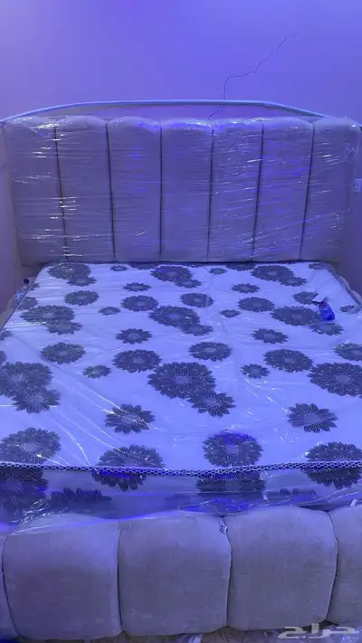 سرير و مكيف 1
