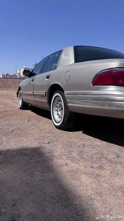 للبيع. فورد قراند ماركيز 1997 5