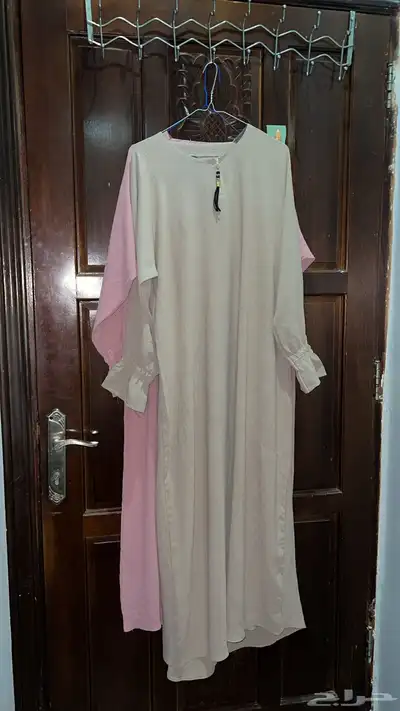 السلام عليكم اعرض لكم عبايات 2