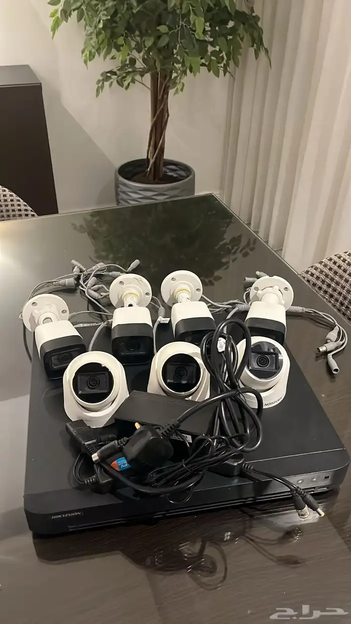 كميرات مراقبة مع رسيفر HIKVISION 10