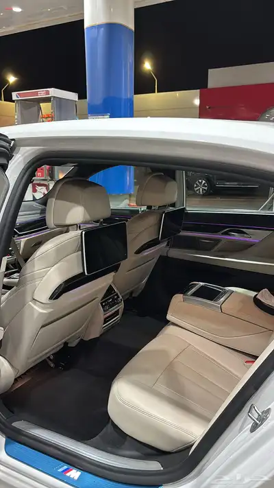 بي ام دبليو 2020 730 4