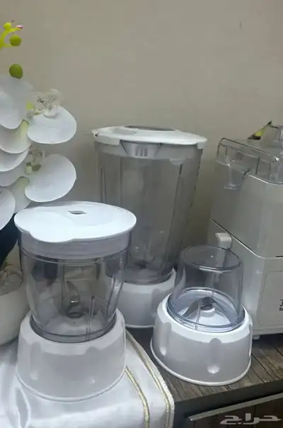 عصارة   خلاط   مطحنه  للبيع نظيف جدااا 0