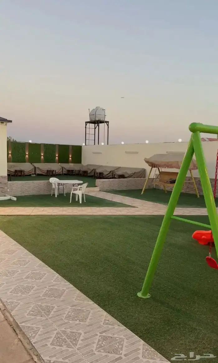 شاليه مملكه قسمين مسبحين 650 قسم بمسبح 400 25