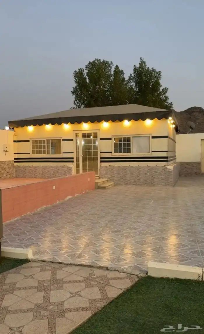 شاليه مملكه قسمين مسبحين 650 قسم بمسبح 400 5
