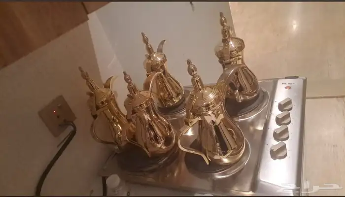 قهوجي مع صبابتين 1