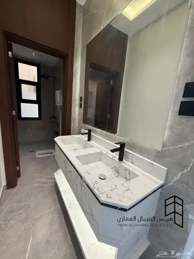 للبيع فيلا روف ارضي بمداخل خاصه حي الصفا 4