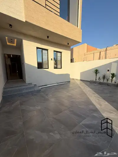 للبيع فيلا روف ارضي بمداخل خاصه حي الصفا 2