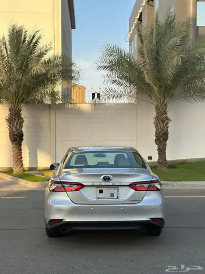 تويوتا كامري 2022 LE هايبرد 8