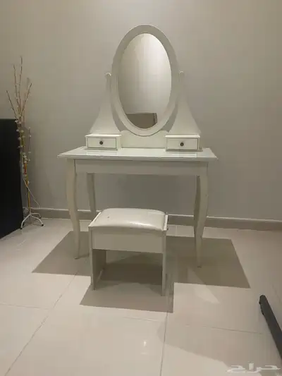 فريزر ومدخل استقبال وتسريحه وكمودينه طاولات تقديم وثريا 5