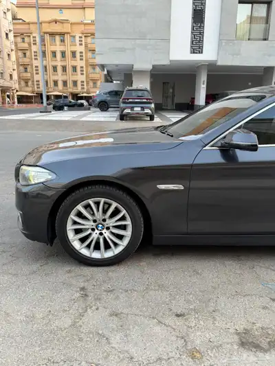 بي ام دبليو 520i 2014 8