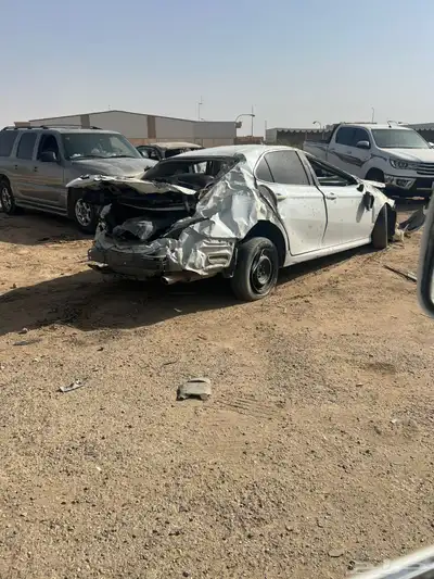 كامري للبيع مديل 2022علي حادث مروري البيع تشليح قطاع غيار 5