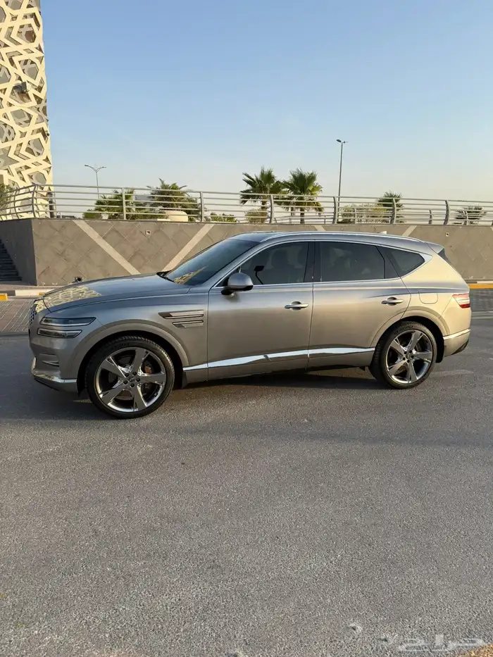 جنسس GV80 2023 رويال فل كامل للبيع 3