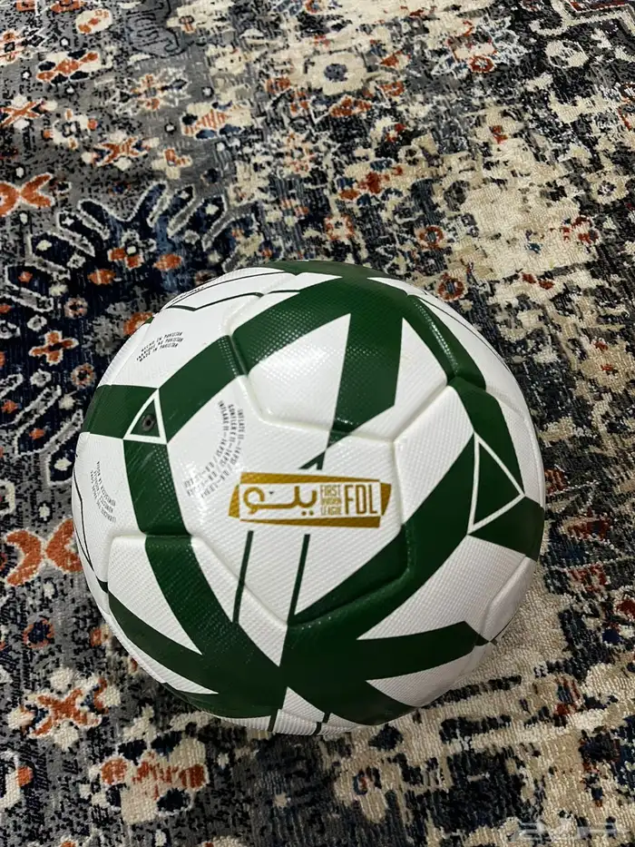 كورة قدم فيفا جديدة من دوري يلو 2025 0