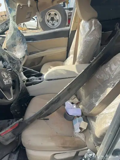 كامري للبيع مديل 2022علي حادث مروري البيع تشليح قطاع غيار 1
