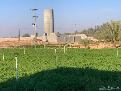 للبيع استراحة بالقواره المساحه 16000 متر على شارعين 35