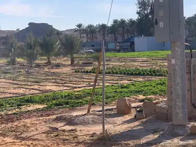 للبيع استراحة بالقواره المساحه 16000 متر على شارعين 18