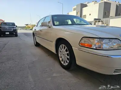 للبيع لنكولن تاون كار 2007 8