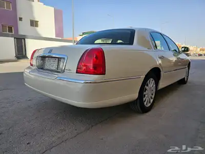 للبيع لنكولن تاون كار 2007 4