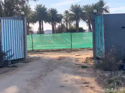 للبيع استراحة بالقواره المساحه 16000 متر على شارعين 38
