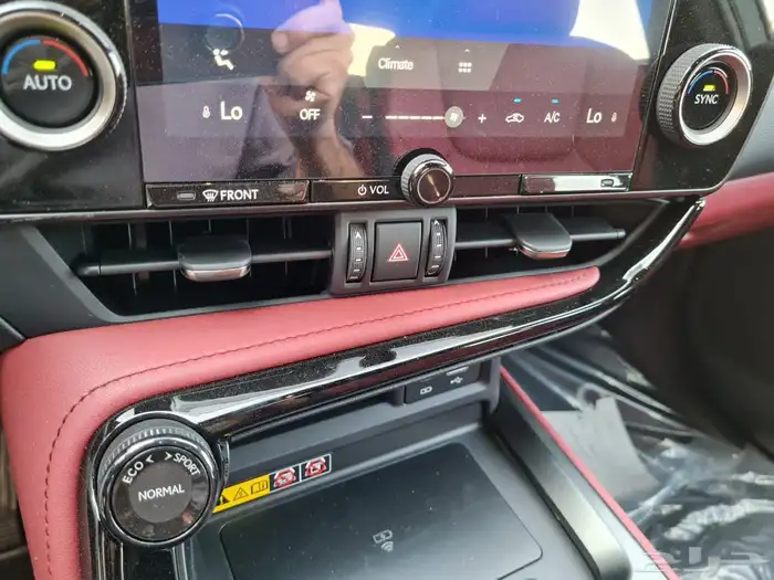لكزس NX350 فئة AA ستاندر - موديل 2025 وكالة 19