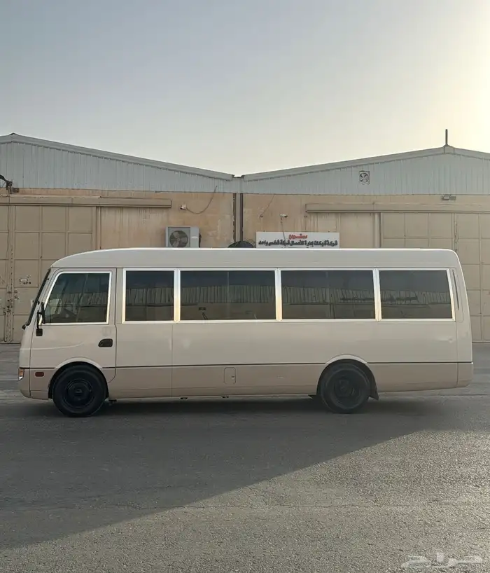 باص للايجار مع السايق Costar 30 seats for rent 2