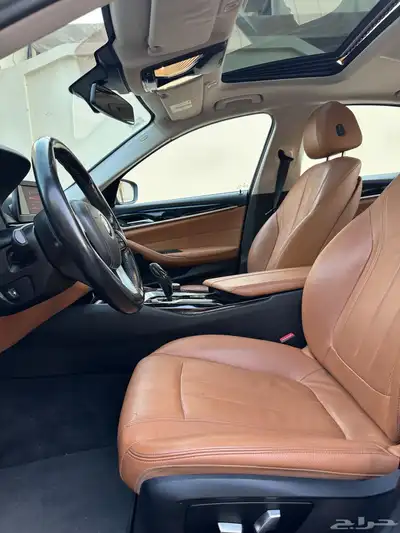 بي ام دبليو i520 الفئة الخامسة 2020 9
