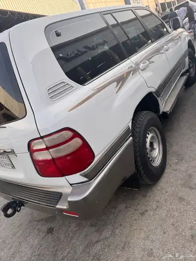 تويوتا لاند كروزو 1