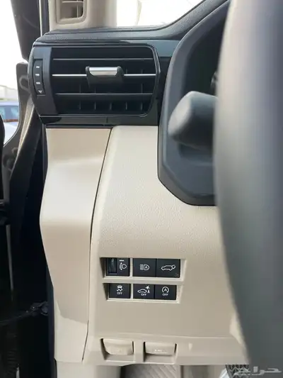تويوتا لاند كروزر 2025 GXRL4 سعودي(بنزين)3.5L 10