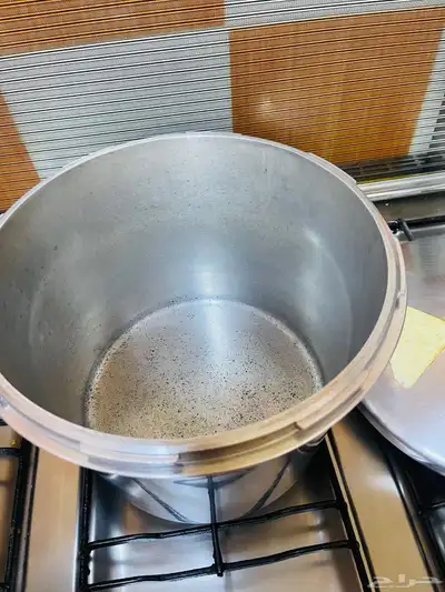 قدور ظغط تربو مقاس 6 و مقاس 9 للبيع نظيفه جدا 0