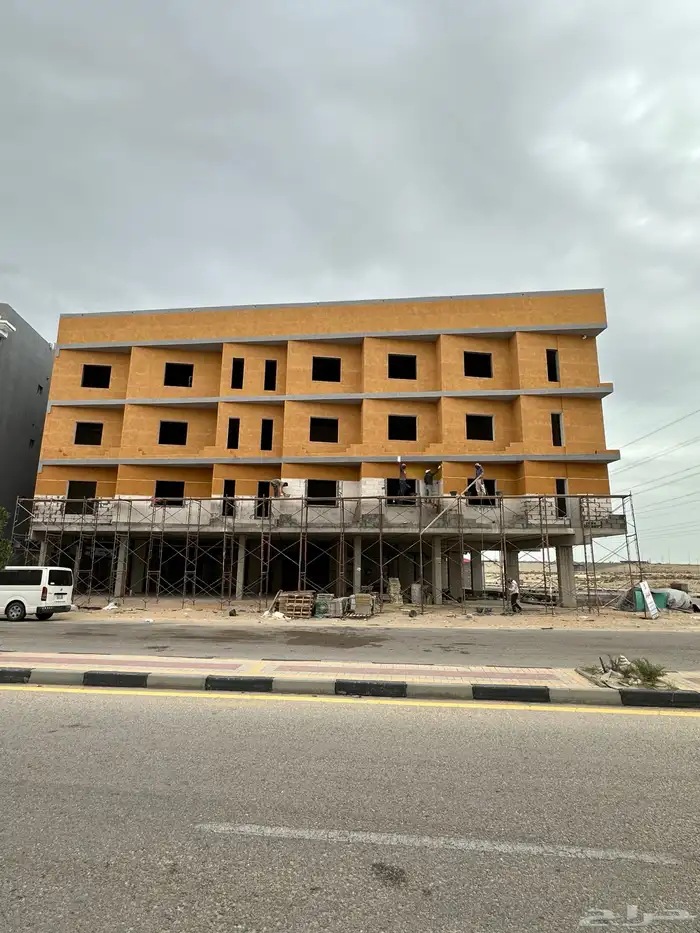 العمودي مختصون في كسر الرخام 22