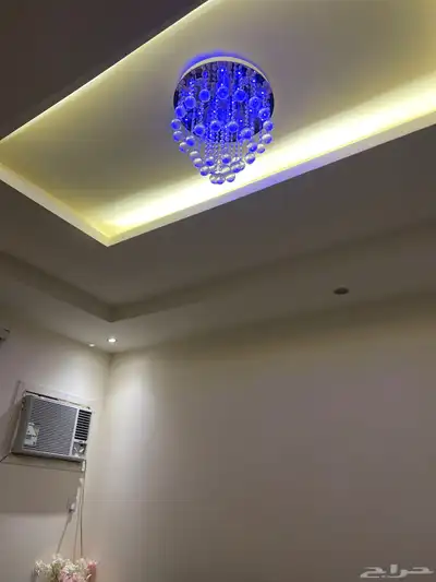 فريزر ومدخل استقبال وتسريحه وكمودينه طاولات تقديم وثريا 11