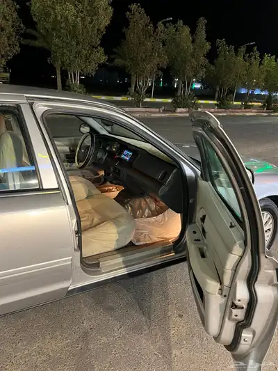 فورد فكتوريا 2003 5