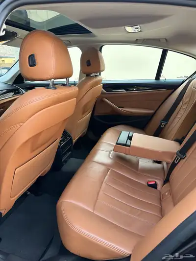 بي ام دبليو i520 الفئة الخامسة 2020 7