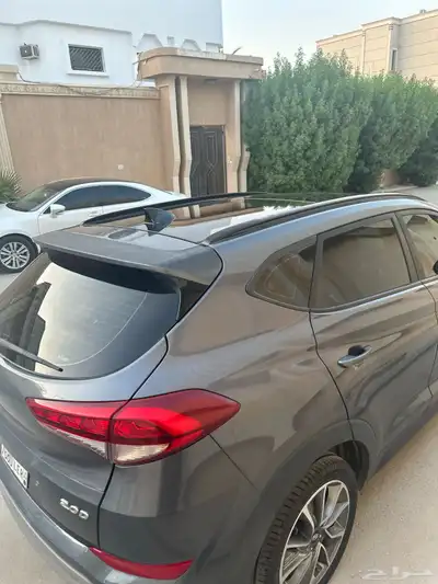 للبيع  هيونداي توسان ديزل فتحه بانوراما فل كامل 13