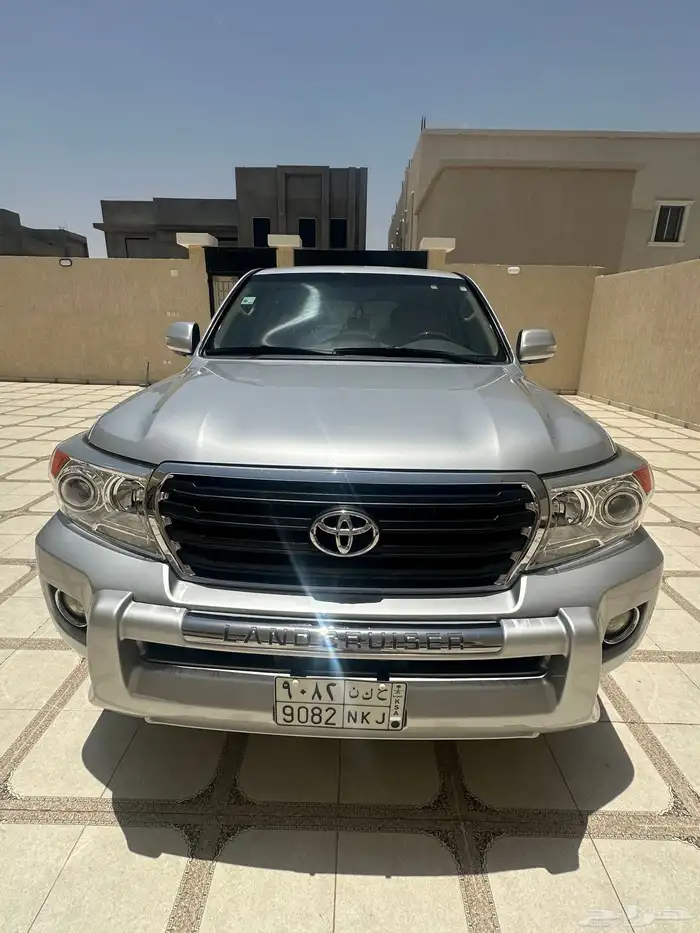 لاندكروزر للبيع gxr 2015 شبه وكاله ماشي 42 الف فقط 4