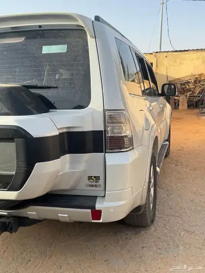 سيارة متسوبيشي باجيرو 2018 من المالك مباشره الممشى 92000 11