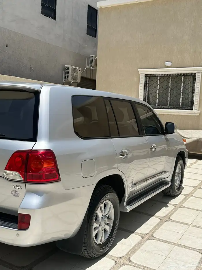 لاندكروزر للبيع gxr 2015 شبه وكاله ماشي 42 الف فقط 8