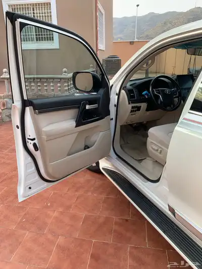 جيب لاندكروزر موديل 2020 4