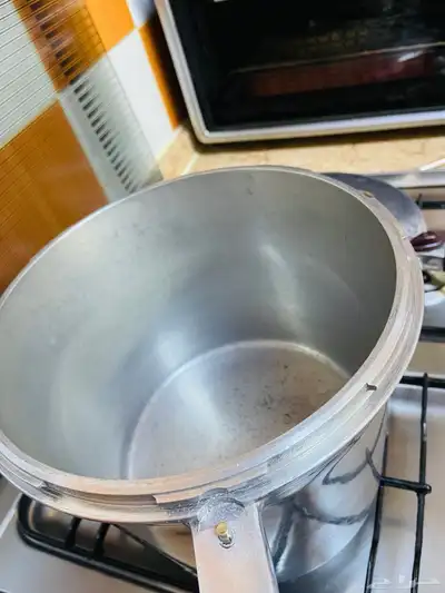 قدور ظغط تربو مقاس 6 و مقاس 9 للبيع نظيفه جدا 1