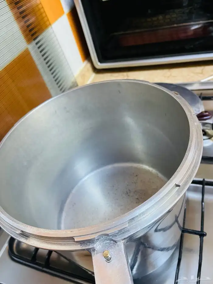 قدور ظغط تربو مقاس 6 و مقاس 9 للبيع نظيفه جدا 1