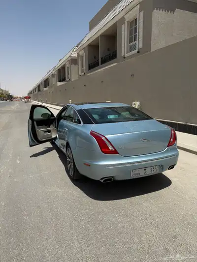 جاكور XJ L 2