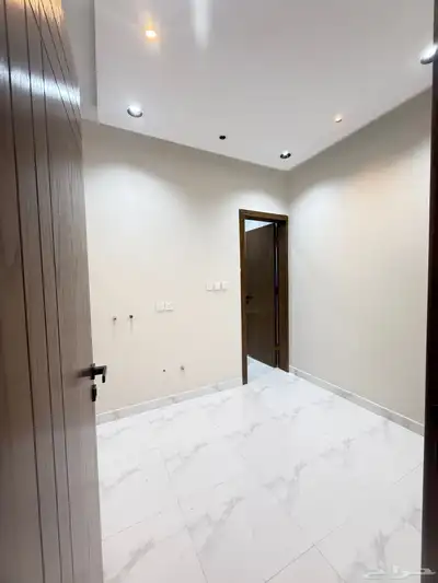 ادوار ارضيه بحوش وسيع علي شارعين وجود كافه الضمانات بالخميس 6
