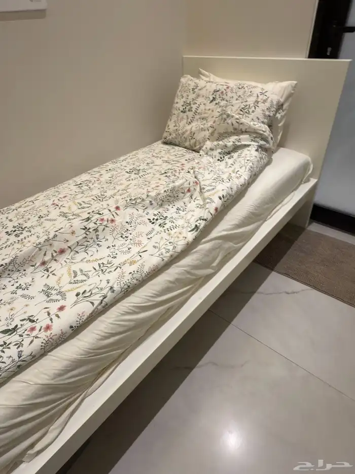 سرير ايكيا ابيض 2