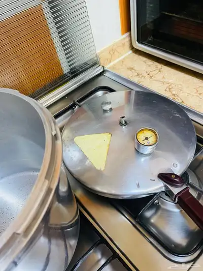 قدور ظغط تربو مقاس 6 و مقاس 9 للبيع نظيفه جدا 2