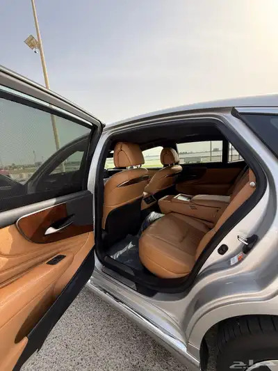 لكزس LS350 (BB) 2021 13
